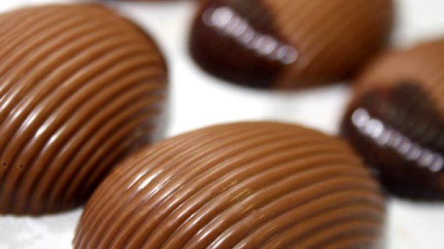 Experimente a Casca recheadíssima do Ovo de Páscoa Trufado