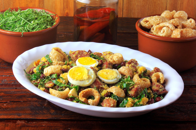 Feijão Tropeiro com Carne Seca Feijão Tropeiro com Carne Seca