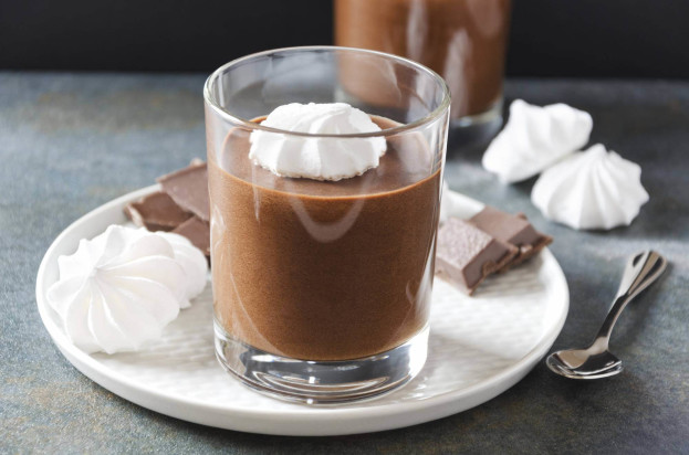 Merengue de chocolate e café Merengue de chocolate e café