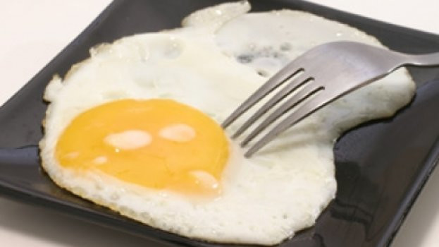 Ovo Frito no Microondas Ovo Frito no Microondas