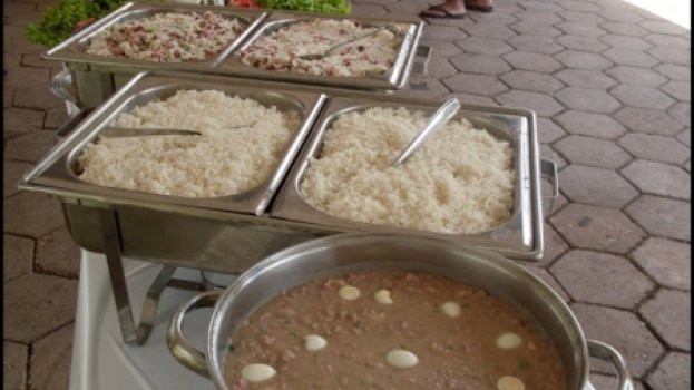 Tutu de Feijão com Ovo de Codorna Tutu de Feijão com Ovo de Codorna