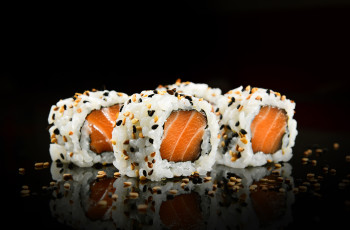 Uramaki, Salmão Skin e Sushi de Salmão
