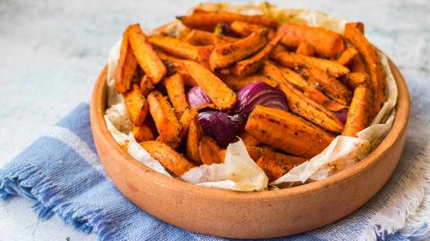 Palitinhos de Cenoura com Molho de Iogurte Palitinhos de Cenoura com Molho de Iogurte