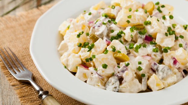 Batatas com Atum ao Molho de Iogurte Batatas com Atum ao Molho de Iogurte