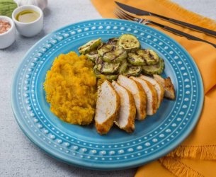 Frango Grelhado com Purê de Cenoura