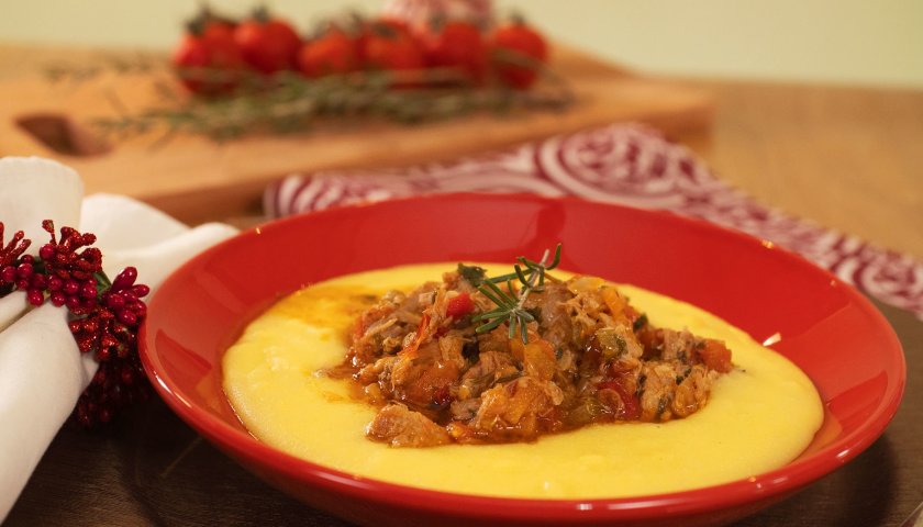 Ragu de costelinha com polenta