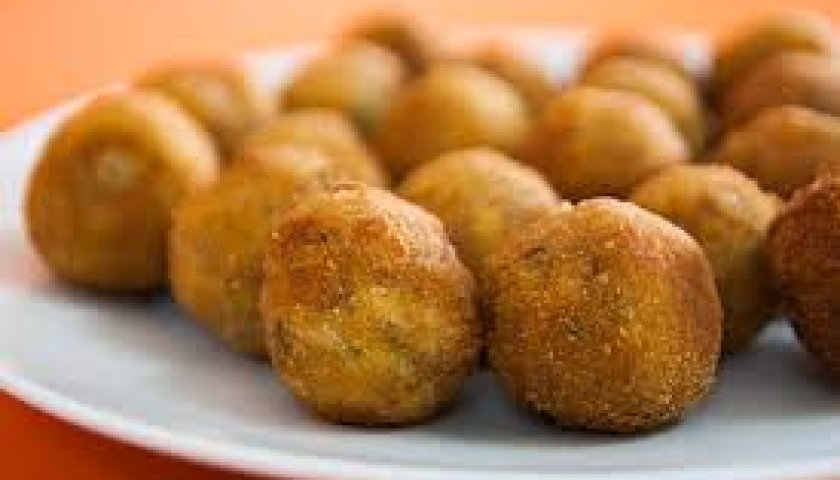 Bolinho de Batata com Sardinha