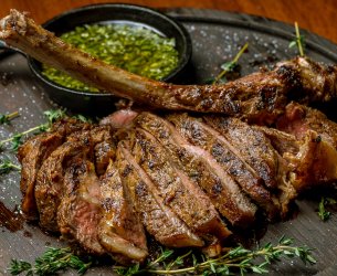 Tiras de Bife com Chimichurri