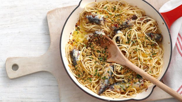 Macarrão Alho e Óleo com Sardinha