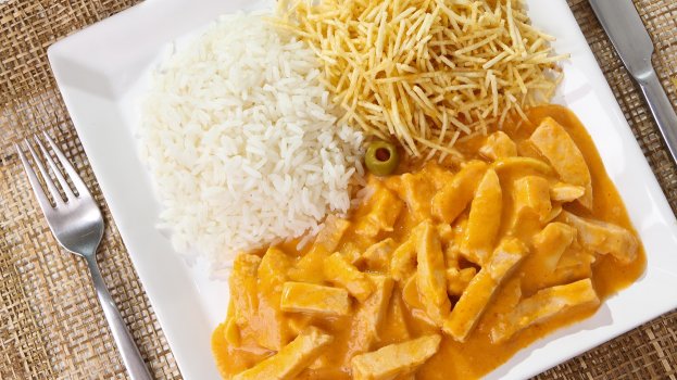 strogonoff de frango com cerveja/cybercook