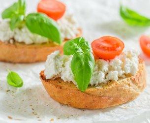Bruschetta de pão de queijo