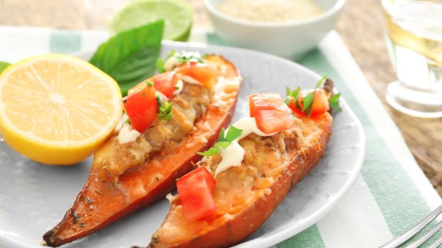 Batata doce recheada com sardinha Batata doce recheada com sardinha