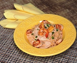 Linguini ao Molho de Requeijão e Camarão