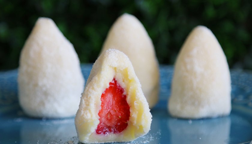 Coxinha de Leite Ninho com Morango