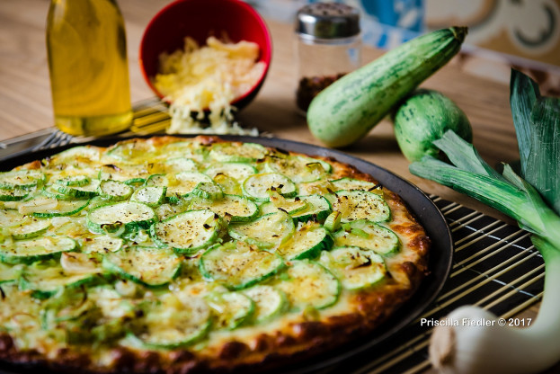 Pizza vegana de abobrinha picante Pizza vegana de abobrinha picante