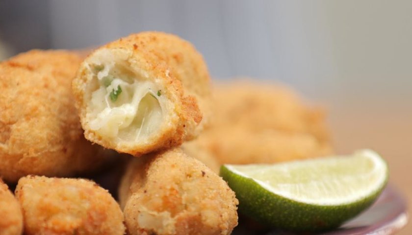 Croquete de Batata com Cream Cheese Croquete de Batata com Cream Cheese