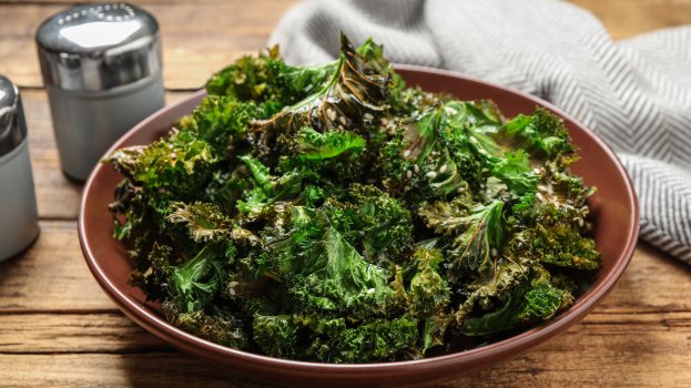 Chips de couve na AirFryer Chips de couve na AirFryer