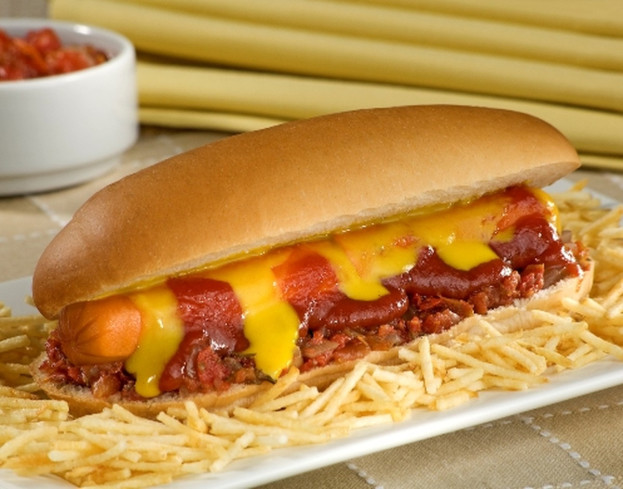 Hot dog com molho de calabresa Hot dog com molho de calabresak