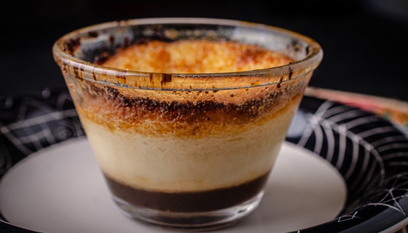 Pudim de Caneca no Microondas Pudim de Caneca no Microondas