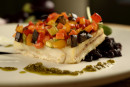 Genuína Polaca do Alasca ao forno com ratatouille e pesto