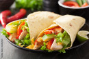 Wrap de Frango Defumado com Cream Cheese