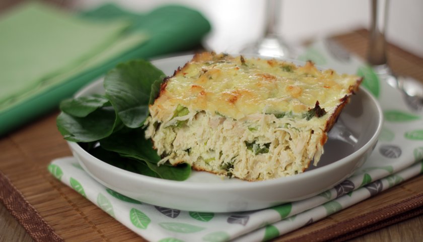 Torta de frango com brócolis e azeitona