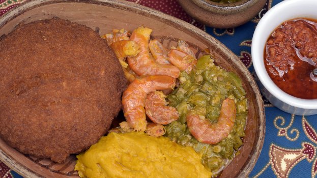 Acarajé Com Vatapá E Caruru