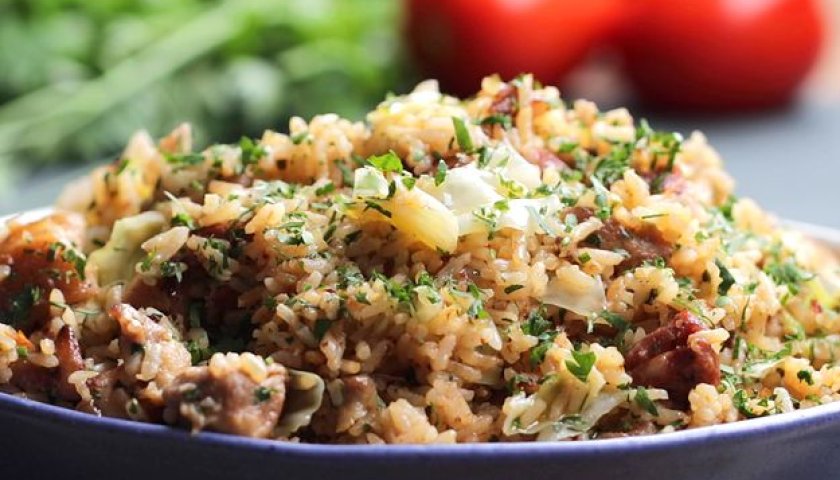 Arroz com frango de uma panela só Arroz com frango de uma panela só