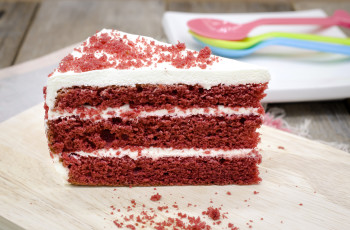 Bolo Veludo Vermelho de Beterraba (Red Velvet Cake)