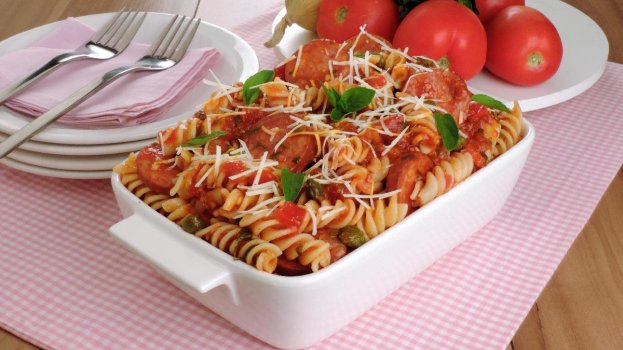 Macarrão com Calabresa de Uma Panela Só