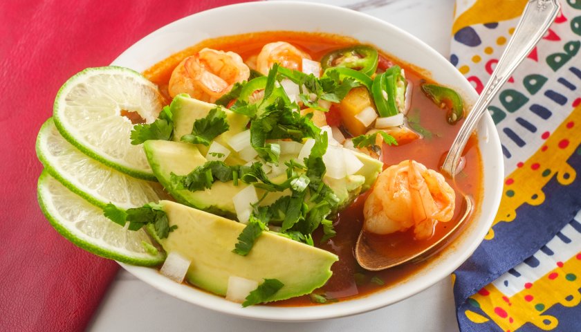 Caldo de Peixe com Camarão e Leite de Coco