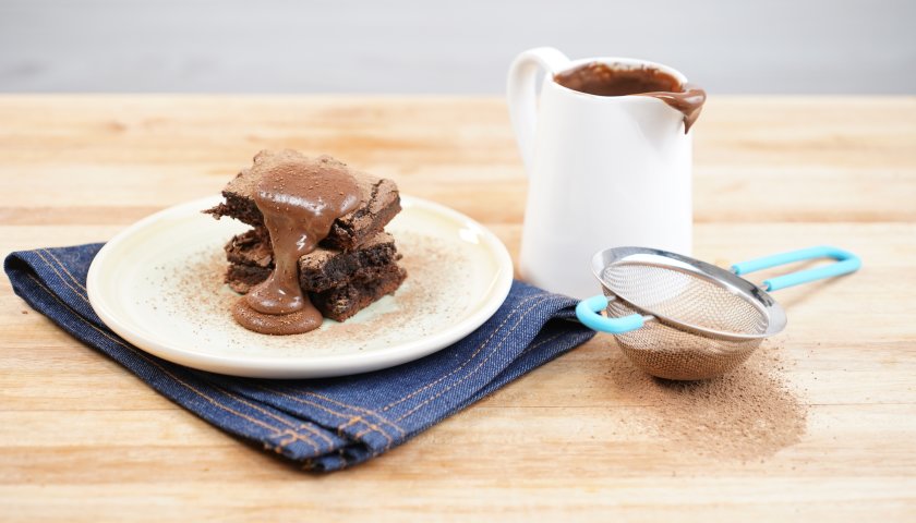 Brownie Fácil com Chocolate em Pó Brownie Fácil com Chocolate em Pó