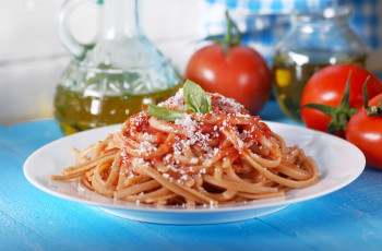Espaguete com Molho de Tomate