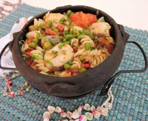 Macarrão ao Molho de Cação e Ervilhas