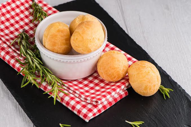 Pão de Queijo Congelado na AirFryer Pão de Queijo Congelado na AirFryer