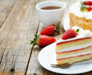 Bolo com Mousse de Morango