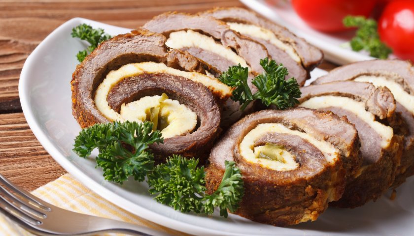 Bolo de carne com creme de cebola Bolo de carne com creme de cebola