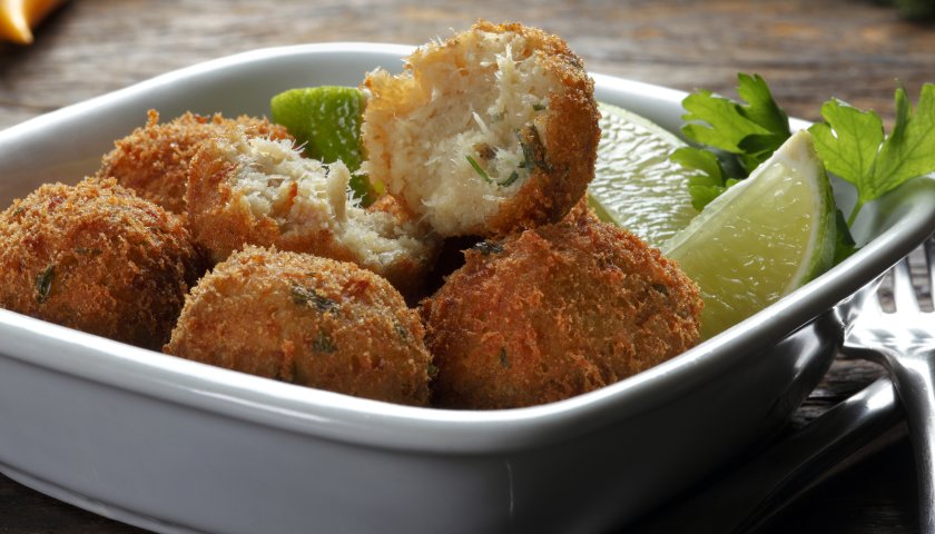 Bolinho de Peixe com Mandioca Bolinho de Peixe com Mandioca
