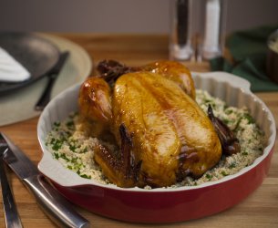 Frango Assado Recheado com Farofa de Miúdos