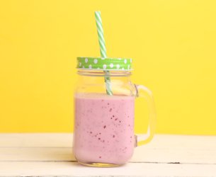 Vitamina de ameixa seca e aveia
