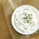 Molho de iogurte com ervas para saladas